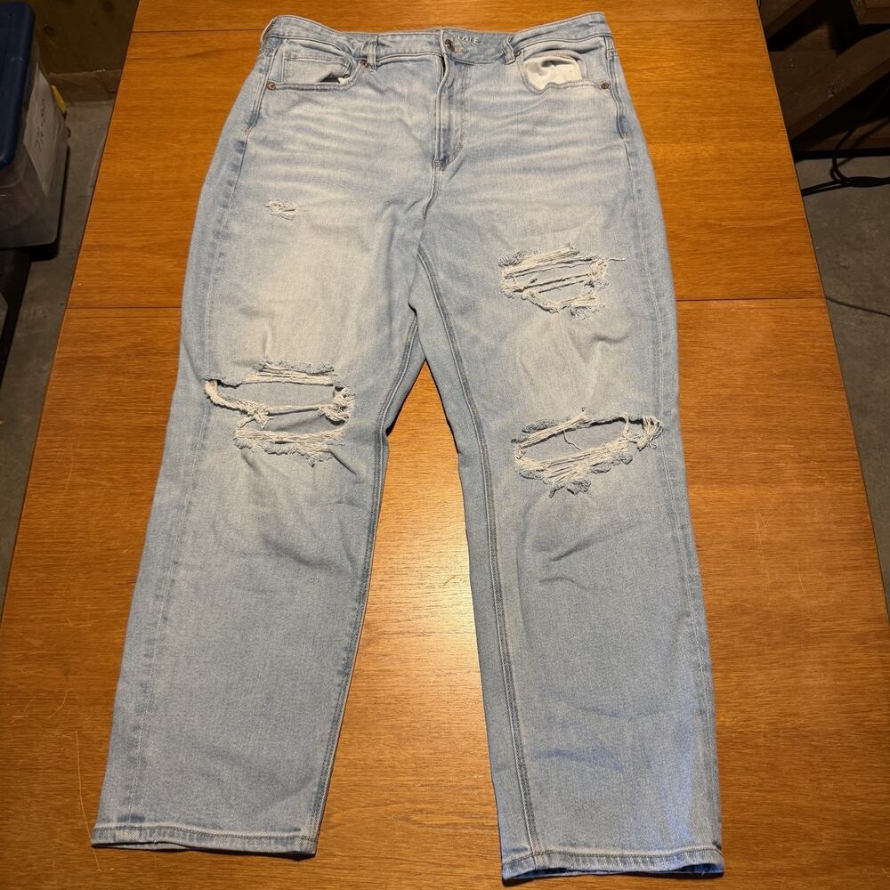 American Eagle Outfitters Mom Straight Jeans Size 18 Stretch Crop 36x28 Distress